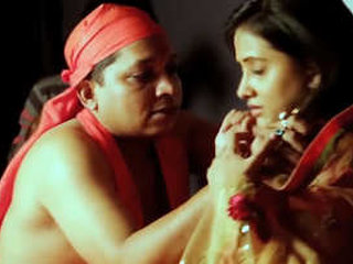 Indian housewives indulge in sensual oral sex