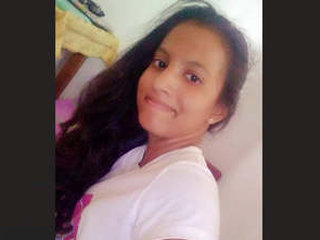 Lankan beauty explores her body in solo pleasure session