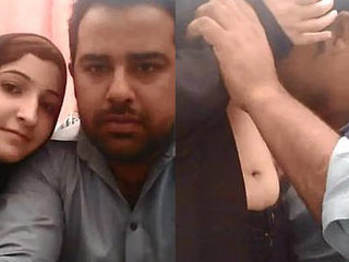Pakistani duos perform in erotic display