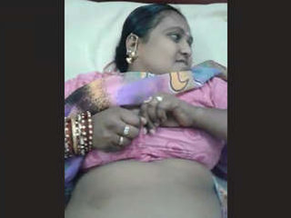 Desi wife reveals her alluring beauty