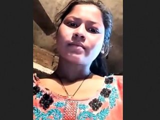 Bhabi's alluring physique unveiled in captivating video