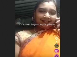 Curvy Bhabhi engages in sensual dance with plump partner