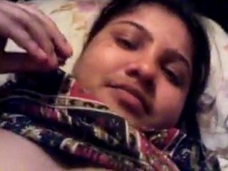 Indian girlfriend's nude photos exposed