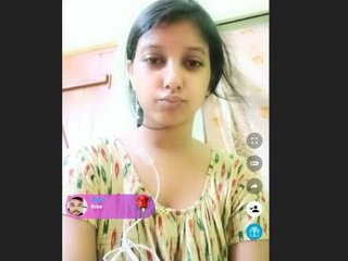 Stunning Indian wife undressed for Tango audience