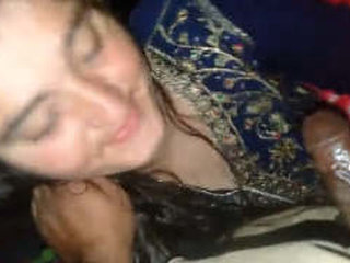 Aroused Pakistani spouse performs oral sex
