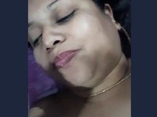 Desi housewife indulges in oral pleasure with neighbor