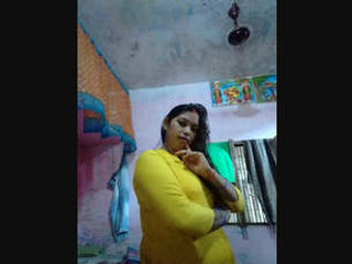 Seductive wife reveals her bare physique