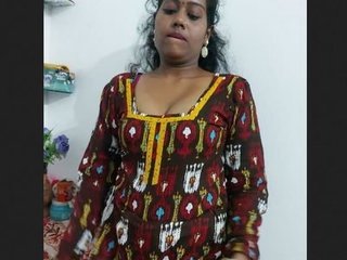 Aroused South Asian wife reveals her intimate area