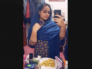 Attractive and alluring Pakistani woman in a pornographic film, additional segments included