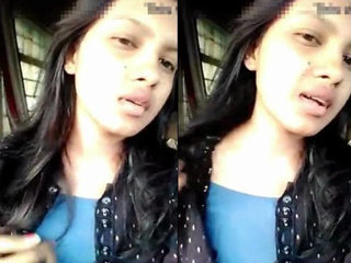 Indian woman reveals her nipples in a video