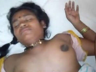 Indian housewife gets intimate with her lover