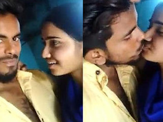 Indian lover takes a selfie while making out