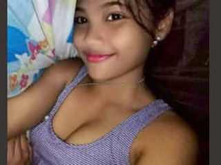 Indian girl with huge boobs shows off on video call