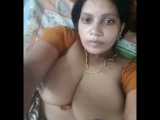 Big-breasted Desi bhabhi in HD video