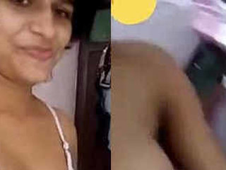Indian college girl flaunts her body in a video call
