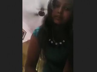 Busty Indian babe flaunts her assets in a revealing video