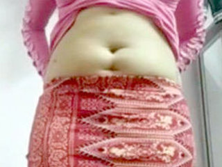 Indian bhabi gets naughty on camera