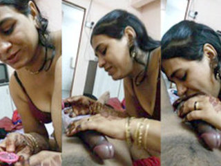 Bhabi Shabnam gives a blowjob to her lover in a hot video