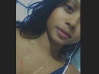 Cute Indian girl Desi shares her sexual experiences in video