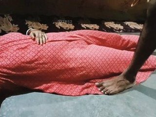 Bhabhi's secret affair with her lover Dever: A steamy video