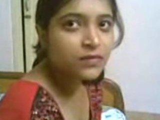 Desi Indian babe gets fucked by her friend