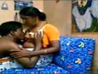 Desi aunty with big tits gets sucked by servant
