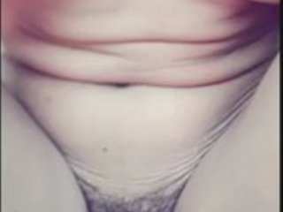 Mature woman gets naughty in the great outdoors