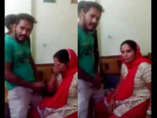 Aunty sucks off Pakistani boys on the street