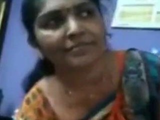 Tamil auntie shows off her naked body in a video call