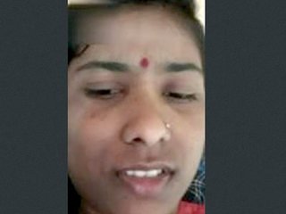 Desi girl flaunts her breasts in Marge clips