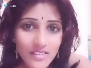 Real Indian couple enjoys sex in video