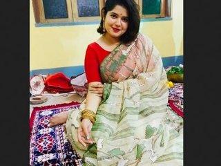 Cute Bengali girl gets ready for a hardcore fucking in HD