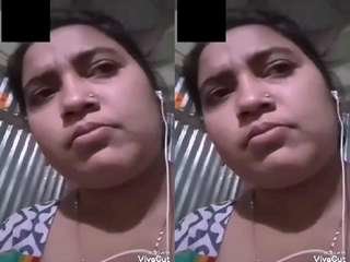 Bangladeshi girl flaunts her breasts and pussy on video call