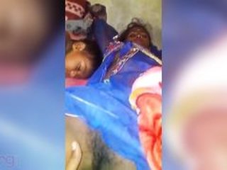 Indian sex video features Dehati love tunnel wanking with MMC