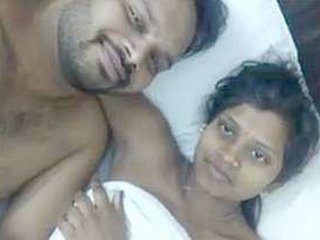 Desi couple's hotel room sex tape