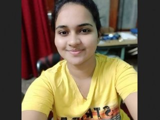 Hot Latina MILF gets naughty on camera