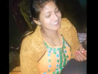Desi couple indulges in passionate kissing and piss play