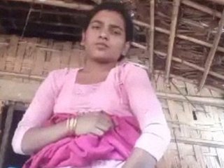Solo masturbation and fingering in a Dehati Desi video