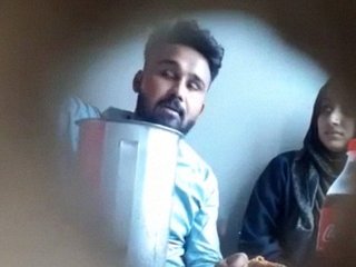 Desi sex scandal: Mallu's girlfriend caught on camera in a restaurant