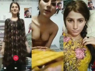 Pakistani girl's video chat with her boyfriend turns into steamy sex session