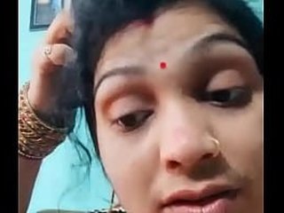 Cute Desi bhabi flaunts her pussy in a village setting
