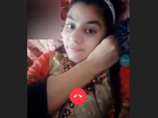 Paki girl flaunts her butt in online video