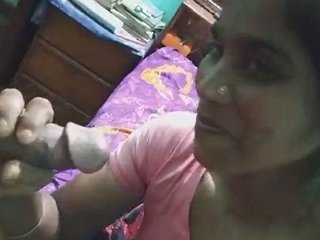 Desi babe's real sex video with chudai