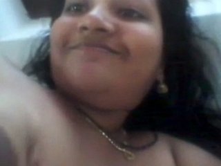 Mallu babe's solo performance in Kallavedi Thaliparamba video from Kerala