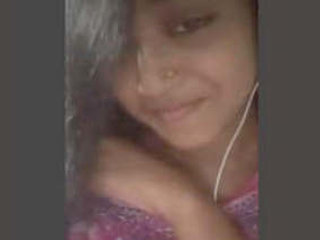 Bangladeshi babe reveals her big boobs on video call