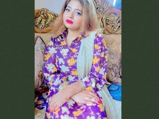 Cute teen with perky boobs flaunts her nude body