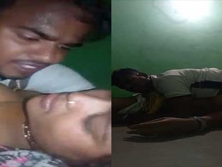 Dehati village bhabhi's big boobs and blowjobs in MMC scandal