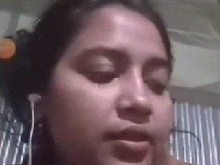 Indian girl from Kolkata's Shantipur sends nude selfies on video call