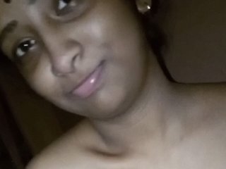 Naughty Dehati Mallu Kambi strips naked in MMS video