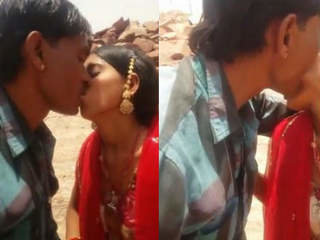 Desi babe gets her pussy fucked by her lover in standing position